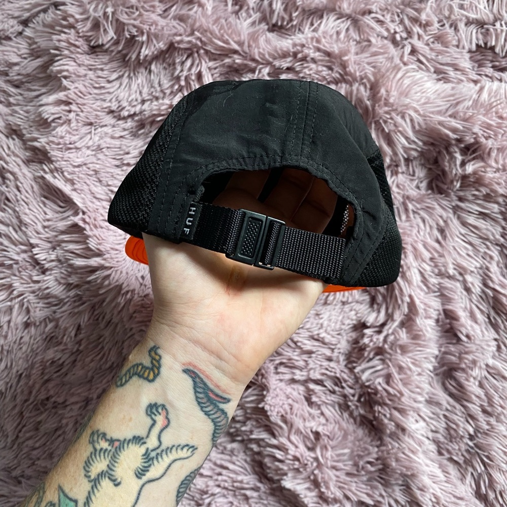 HUF 5 panel black hat with orange detailing - Picture 3 of 10